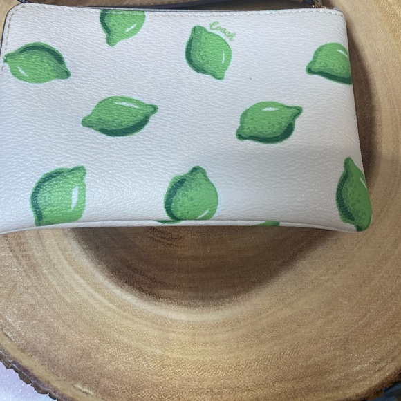 Coach wristlet limes